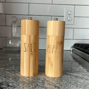Rae Dunn sat and pepper grinder
